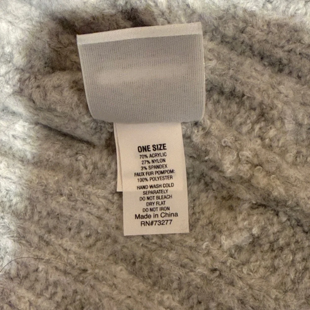 Sonoma Goods For Life Gray Cable Knit Pom Beanie Hat NWT Winter Cozy